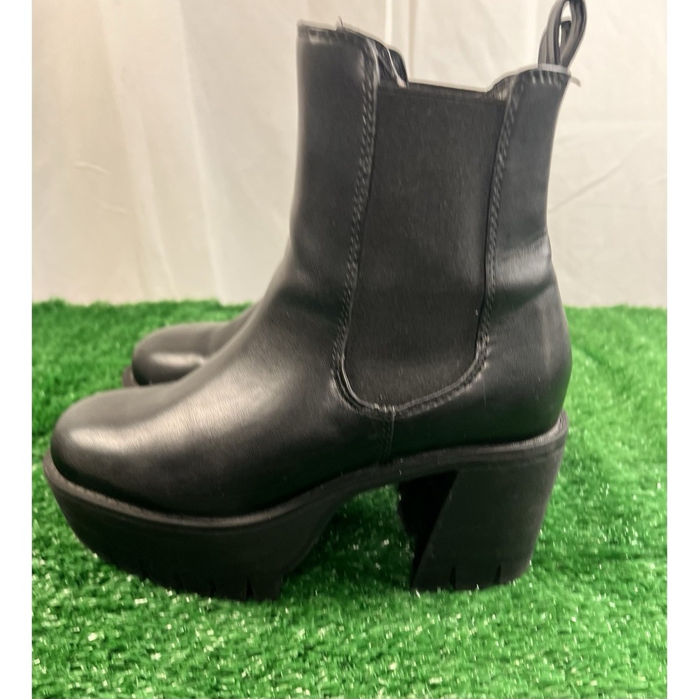 Madden Girl Tippah Chunky Platform Boots Pull On 6 Women's in Black Combat - Picture 3 of 9